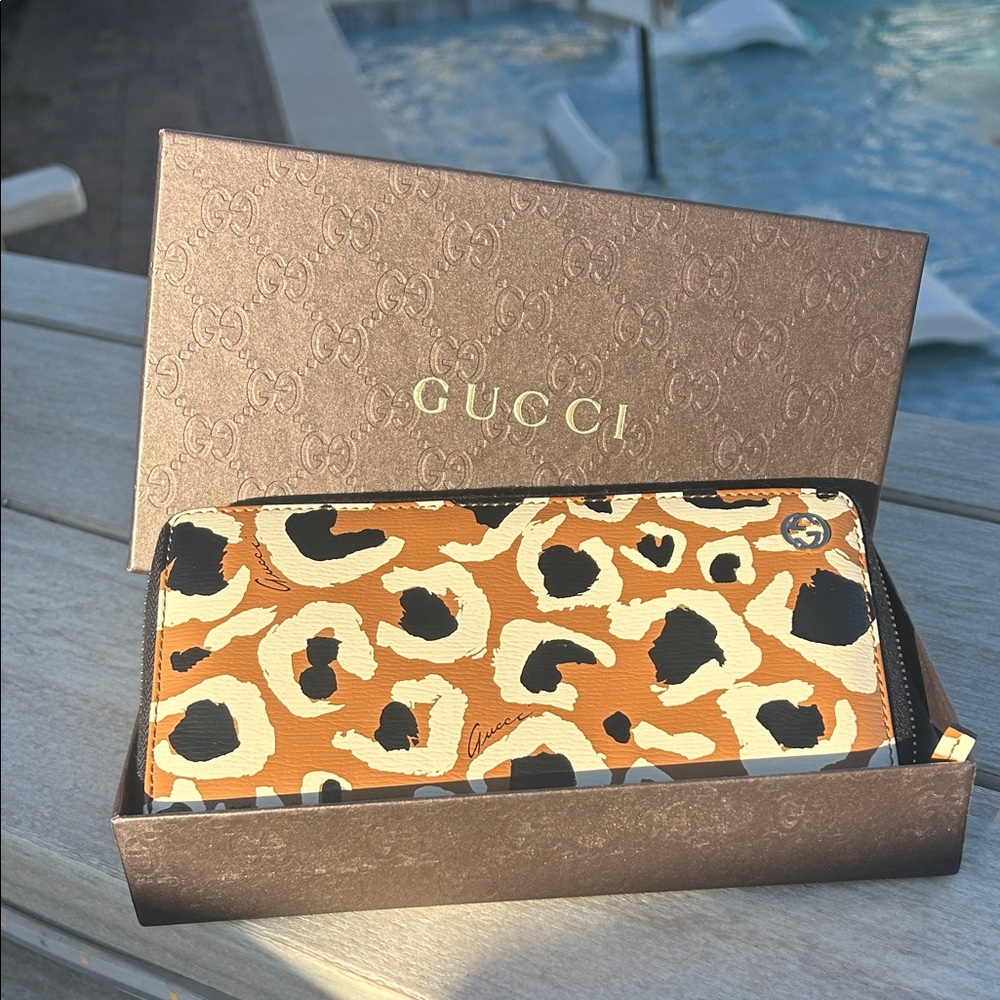 Gucci Leather Leopard Print Zip Around Wallet - Picture 1 of 9